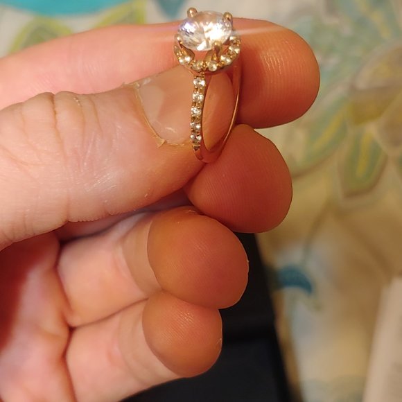 2.48cts Engagement Ring! Diamond Alternative; RARE 14k Rose Gold Ring, Round Cut - Picture 4 of 15